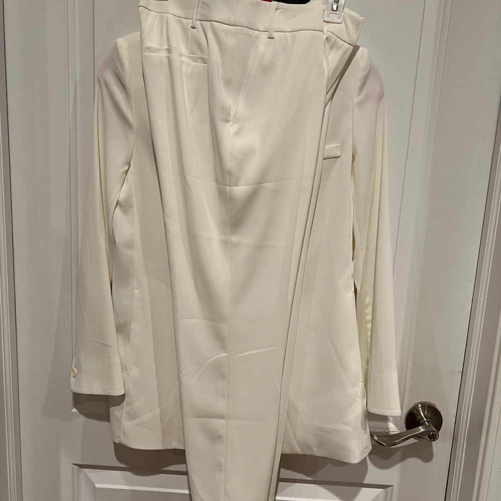 Vera Wang Elegant Cream Jacket